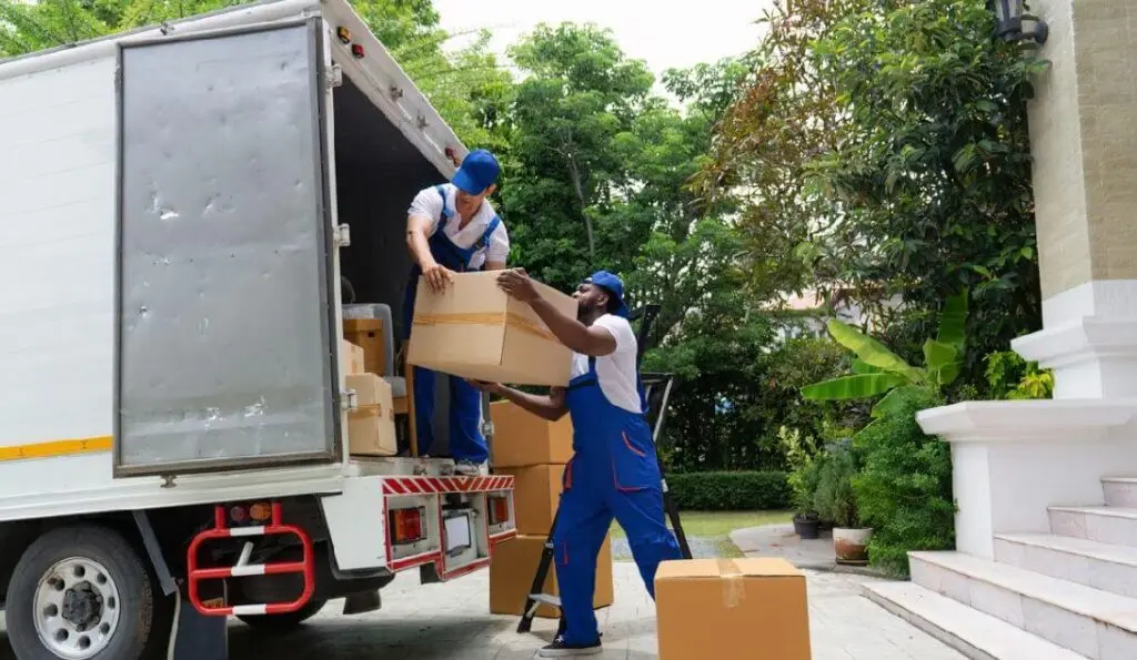 Building Bonds: Customer Relations and Communication Excellence in a Moving Company
